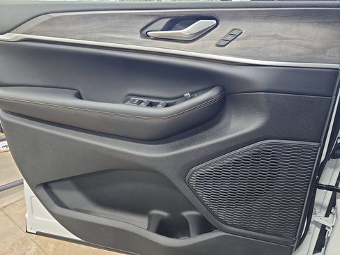 New 2026 Jeep Grand Cherokee Limited AWD/4WD image 27
