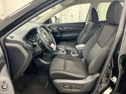 Used 2018 Nissan Rogue SV FWD image 19
