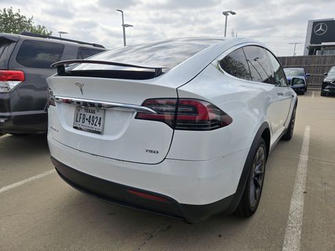 Used 2018 Tesla Model X 75D image 7