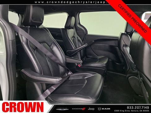 Certified 2024 Chrysler Pacifica Select image 11