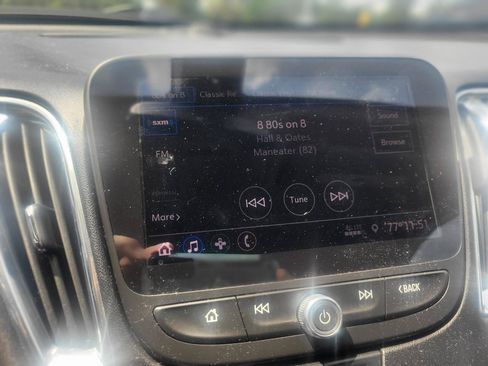 Used 2020 Chevrolet Malibu LT FWD image 43