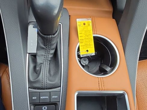 Used 2022 Toyota Avalon Limited w/ Advanced Safety Package FWD image 31