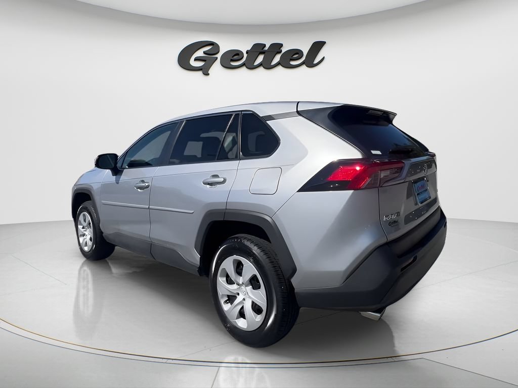 Used 2024 Toyota RAV4 LE FWD image 7