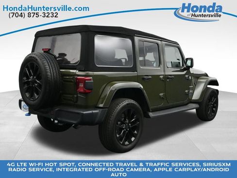 Used 2024 Jeep Wrangler Unlimited Sahara w/ Technology Group AWD/4WD image 8