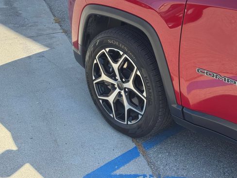 Used 2025 Jeep Compass Limited AWD/4WD image 30