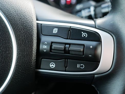 Used 2023 Kia K5 GT-Line image 29