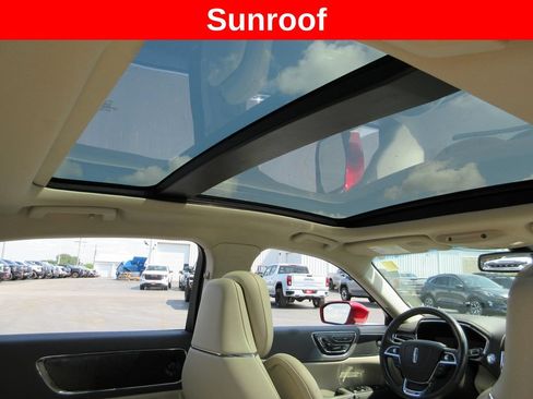 Used 2019 Lincoln Continental Select FWD image 15
