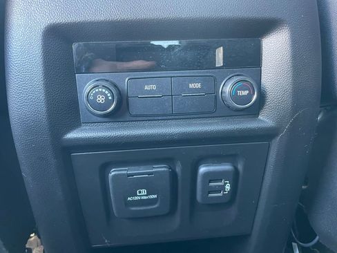 Used 2019 Chevrolet Traverse LT w/ LT Premium Package image 13