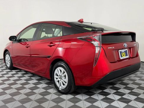 Used 2016 Toyota Prius Two FWD image 12