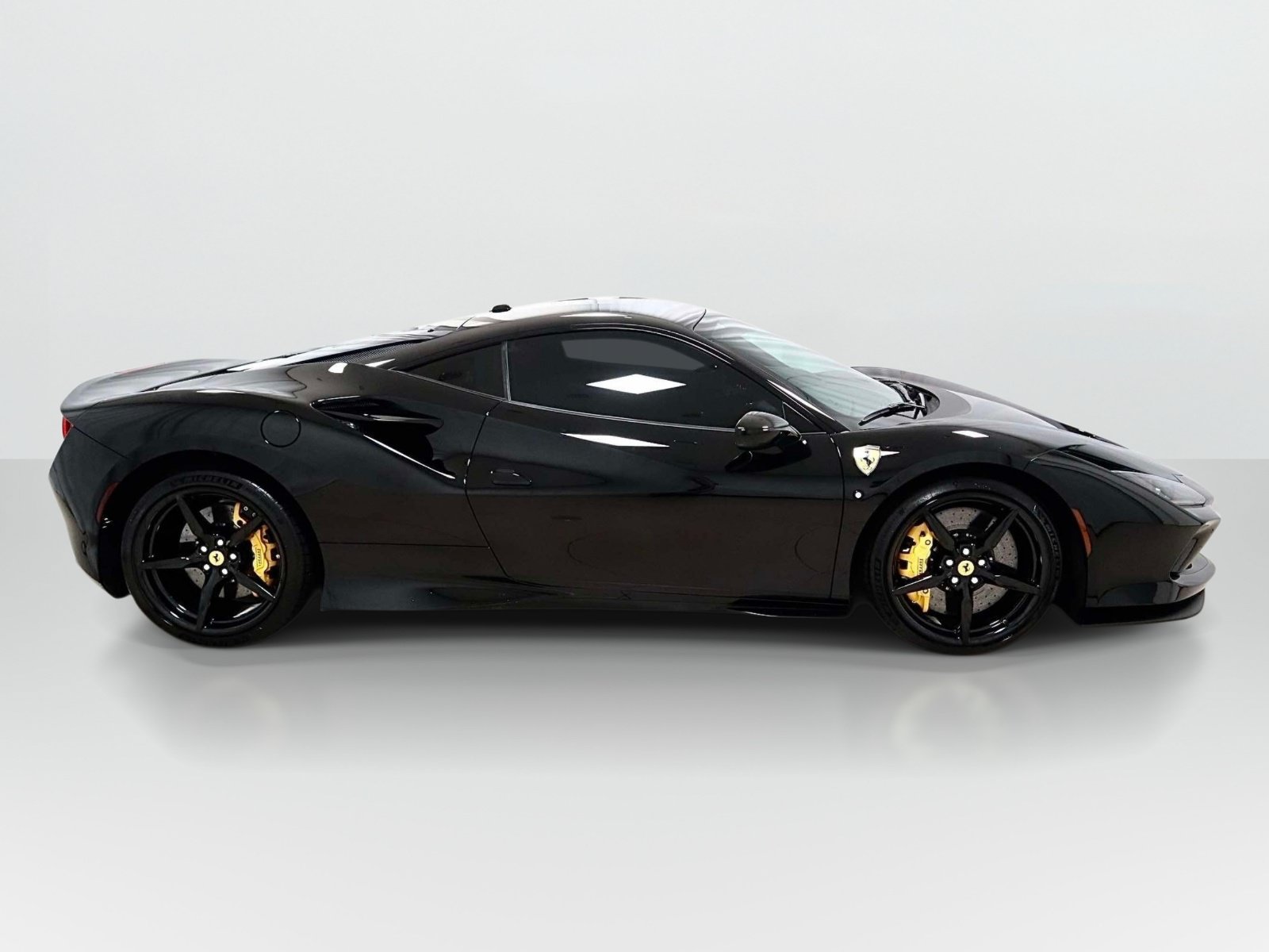 Certified 2022 Ferrari F8 Tributo RWD image 6