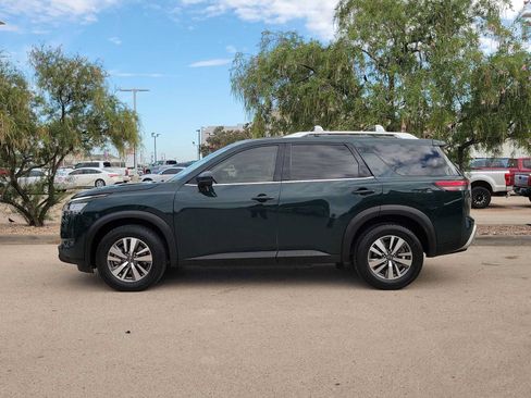 Used 2023 Nissan Pathfinder SL FWD image 5