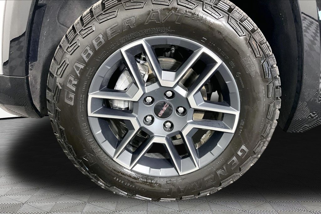 Used 2026 GMC Terrain AT4 w/ Convenience Package III AWD/4WD image 31