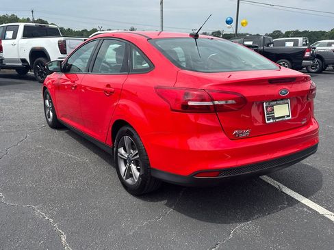 Used 2017 Ford Focus SE FWD image 8