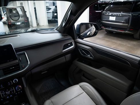 Used 2021 GMC Yukon SLT w/ SLT Premium Package image 11