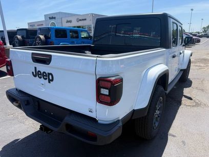 New 2026 Jeep Gladiator Sport