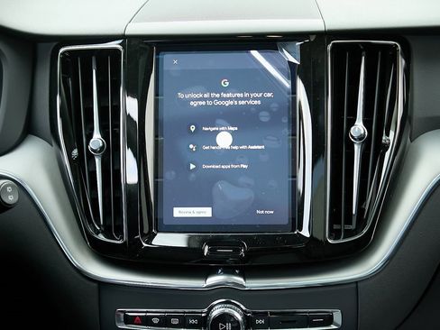 New 2025 Volvo XC60 B5 Core w/ Protection Package Premier image 23