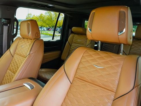 Used 2022 Cadillac Escalade ESV Premium Luxury w/ LPO, Floor Liner Package image 15