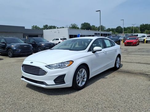 Certified 2020 Ford Fusion SE FWD image 3