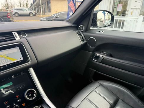 Used 2019 Land Rover Range Rover Sport SE image 27