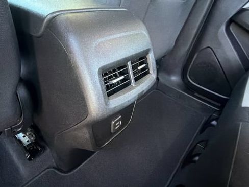 Used 2021 Chevrolet Equinox LT w/ Driver Convenience Package AWD/4WD image 17
