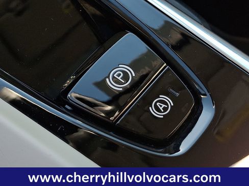 Certified 2022 Volvo XC60 B6 Inscription w/ Advanced Package image 26