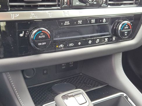 New 2026 Nissan Pathfinder SL AWD/4WD image 28
