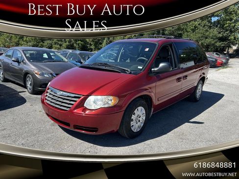 Used 2006 Chrysler Town & Country LX image 1