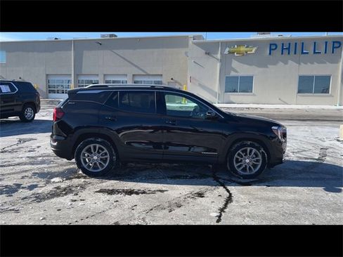 Certified 2022 GMC Terrain SLT w/ Infotainment Package II image 9