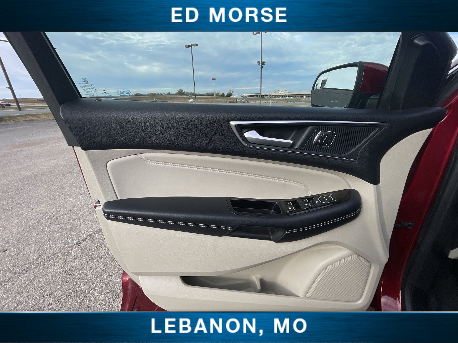 Used 2018 Ford Edge Titanium w/ Cold Weather Package AWD/4WD image 22