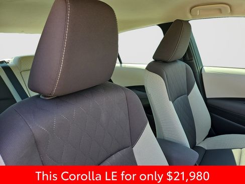 Used 2025 Toyota Corolla LE FWD image 18