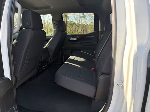 Used 2025 Chevrolet Silverado 1500 LT image 7