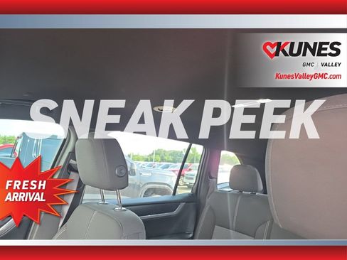 Used 2025 GMC Acadia Elevation AWD/4WD image 7
