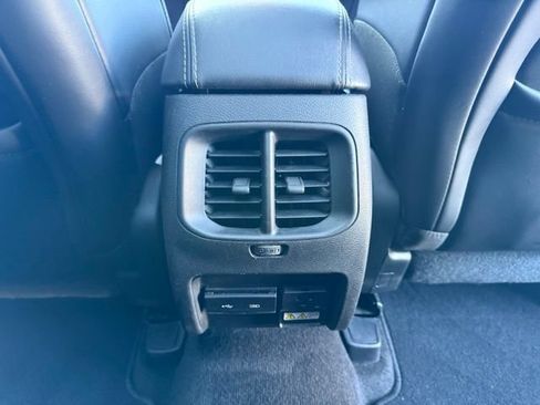 Used 2019 Jeep Cherokee Limited FWD image 17