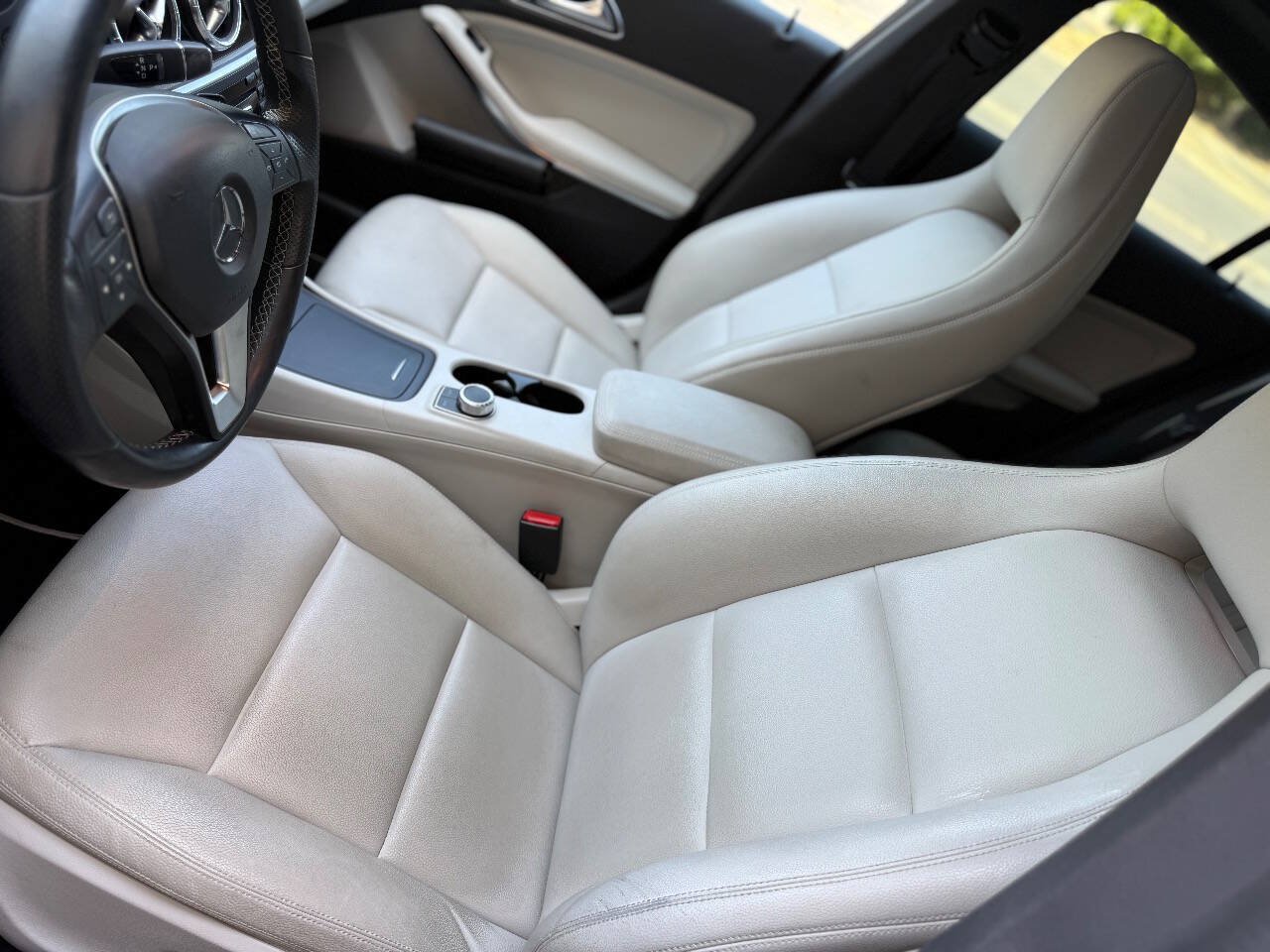 Used 2014 Mercedes-Benz CLA 250 image 30