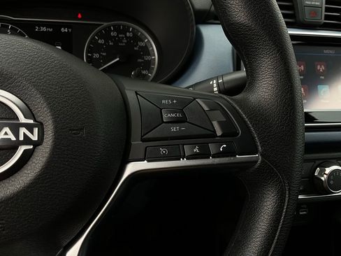 Used 2025 Nissan Versa SV image 30