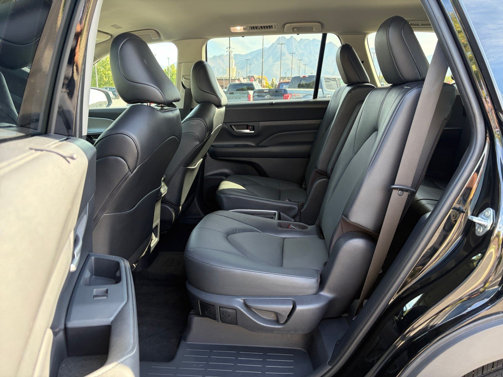 Certified 2025 Toyota Grand Highlander AWD image 25