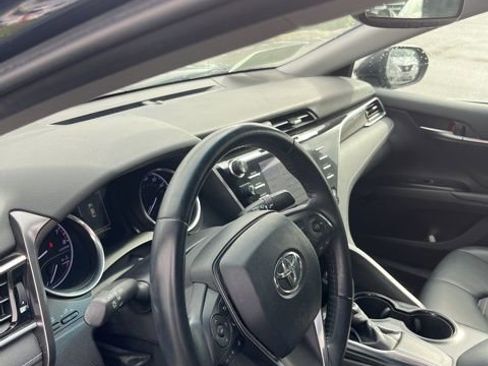 Used 2018 Toyota Camry SE w/ Audio Package image 13