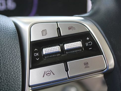 Used 2024 Kia Telluride EX w/ EX Captain's Chair Package FWD image 34