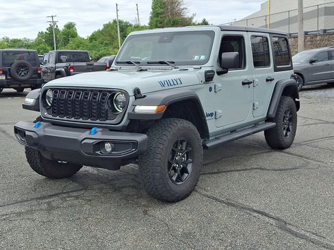 Used 2024 Jeep Wrangler Unlimited AWD/4WD image 3