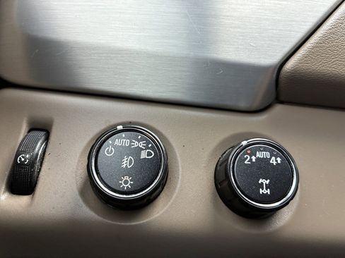 Used 2017 GMC Yukon SLT image 10