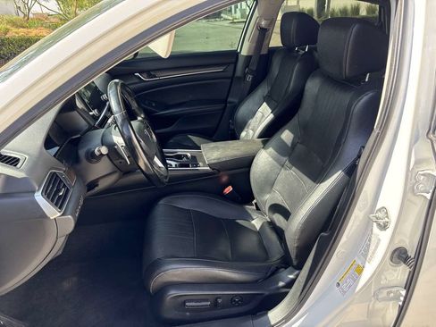 Used 2020 Honda Accord Touring image 18