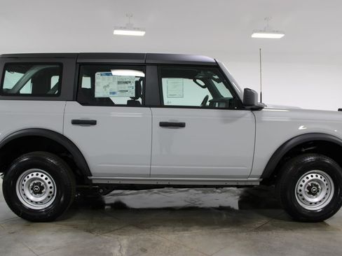 New 2026 Ford Bronco 4-Door AWD/4WD image 10