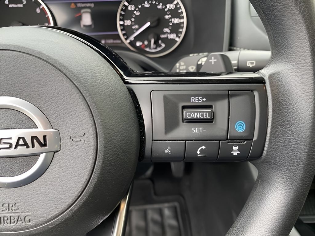 Used 2021 Nissan Rogue SV AWD/4WD image 11