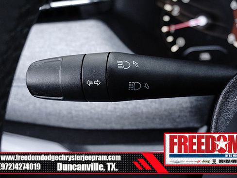 Used 2023 Jeep Compass Latitude w/ Convenience Group image 28