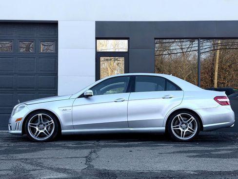 Used 2010 Mercedes-Benz E 63 AMG Sedan image 2