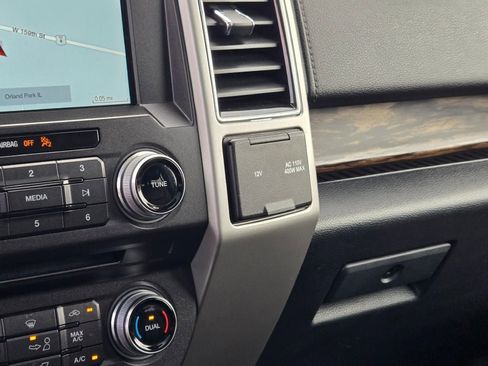 Used 2018 Ford F150 Lariat w/ Equipment Group 501A Mid image 27