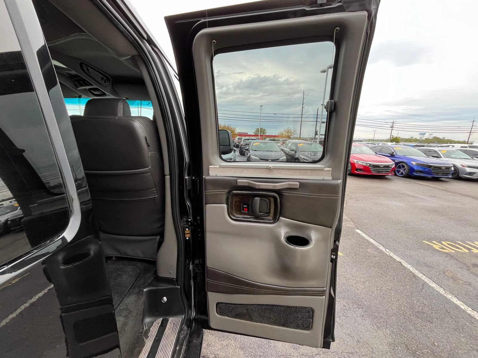 Used 2018 Chevrolet Express 2500 Extended w/ Enhanced Convenience Package RWD image 47