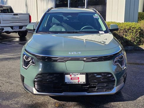 Used 2024 Kia Niro Wind w/ Wind Preserve Package image 2