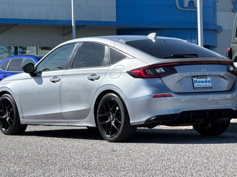 Used 2023 Honda Civic Sport image 3