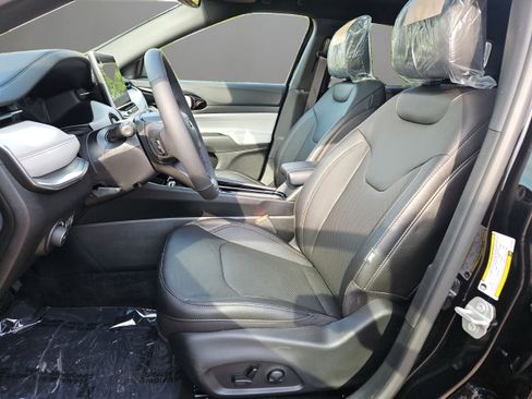 New 2024 Jeep Compass Limited w/ Elite Group image 11